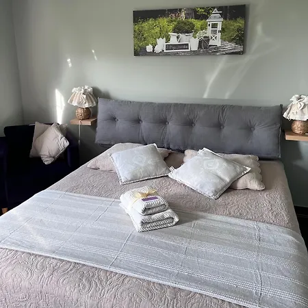 La Ferme Au Bois Dormant Bed & Breakfast 3*