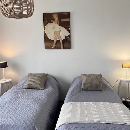 La Ferme Au Bois Dormant Bed & Breakfast 3*