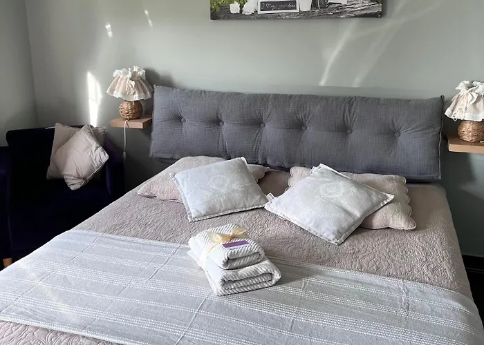 La Ferme Au Bois Dormant Bed & Breakfast 3*